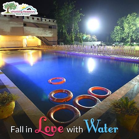 Whistling Meadows Hotel Ahmedabad Luaran gambar