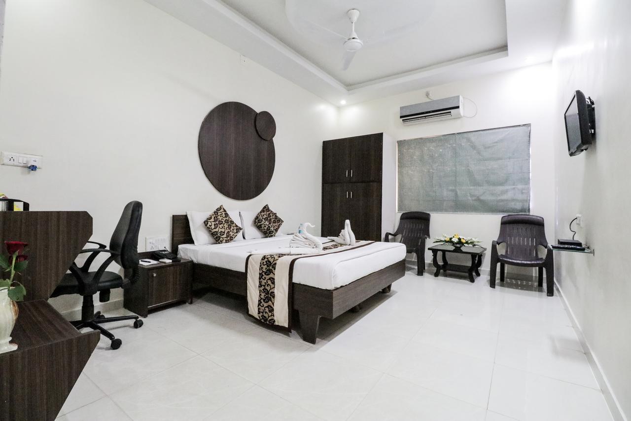 Whistling Meadows Hotel Ahmedabad Luaran gambar